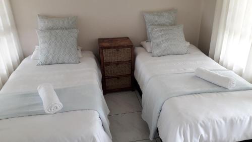 Deluxe Double Room (2 Adults + 1 Child)