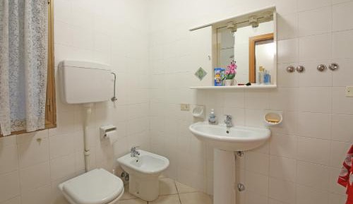 Two-Bedroom Apartment (4-6 Adults)