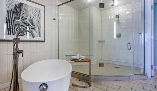 Executive Suite with  Ocean and Pool View