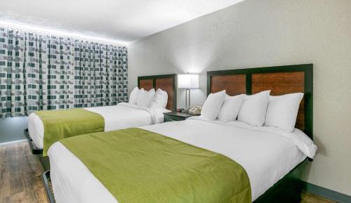 Queen Room with Two Queen Beds - Non-Smoking