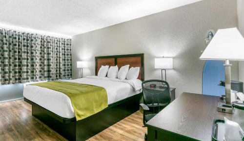 King Room - Accessible/Non-Smoking