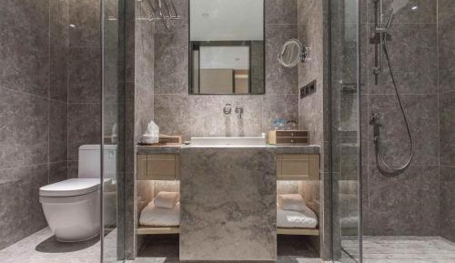 Deluxe King Room with City View - Smoking