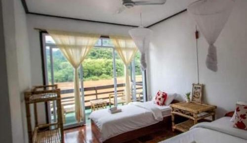 Standard Twin Room with Mountain View