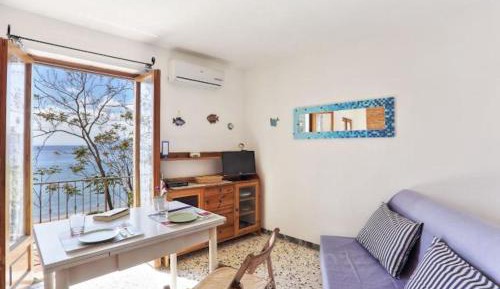 Superior One-Bedroom Apartment with Balcony