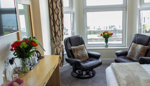 Twin Room with Sea View