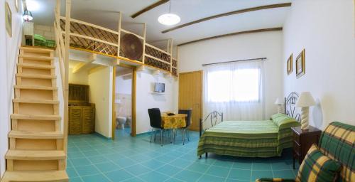 Deluxe Family Room