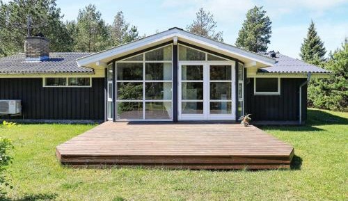 Three-Bedroom Holiday Home 
