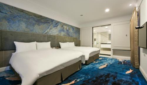 Executive Quadruple Room with Bathtub