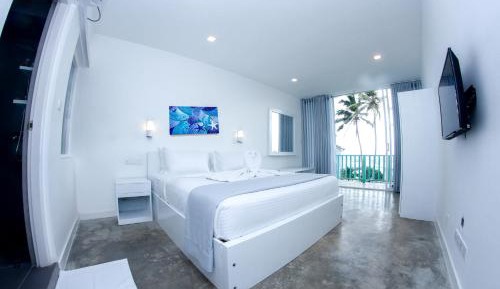 Deluxe Double Room with Balcony and Sea View - (Free early check in & late check out on Availability)