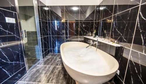 King Room with Private Beer Spa Access