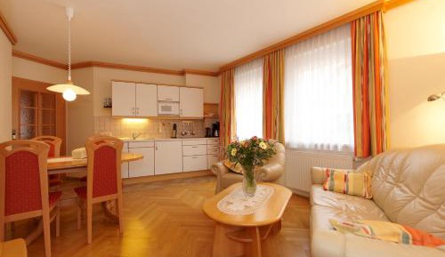 One-Bedroom Apartment with Terrace - Martin-Lutherstraße 