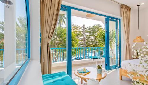 Deluxe Double or Twin Room with City View