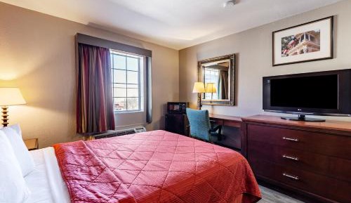 Standard Queen Room