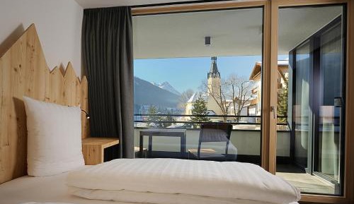 One-Bedroom Apartment with Balcony
