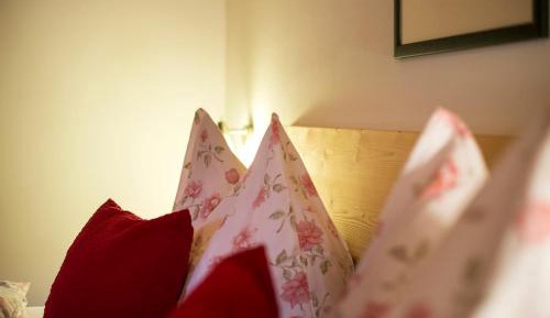 Apartment with Mountain View