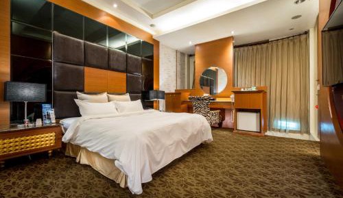 Room Selected at Check-In (Check-in after 21:00)