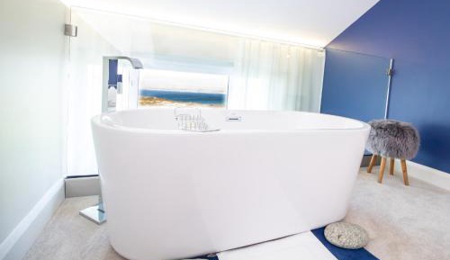 Luxury Double Room with Ocean and Mountain Views