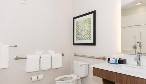 Double Room with Two Double Beds - Hearing Accessible/Non-Smoking 