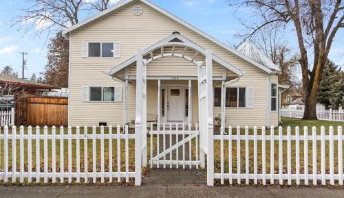 Four bedroom holiday home 