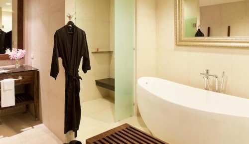 Grand Deluxe King or Twin Room