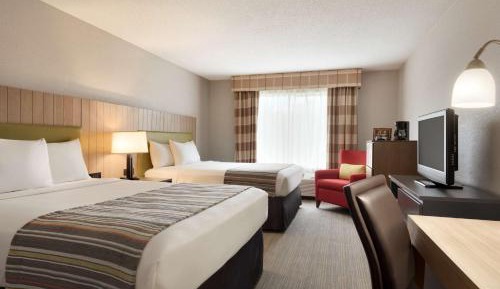 1 King Bed Accessible