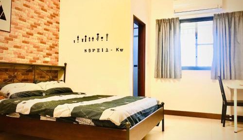 Quadruple Room with Private Bathroom