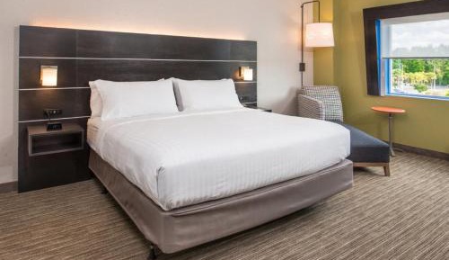 Standard King Room