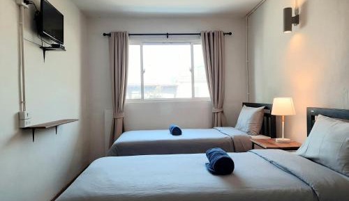 Standard Twin Room (Female Only)