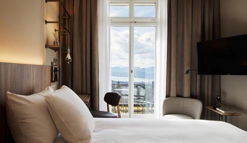 Superior Single Room with Lake View