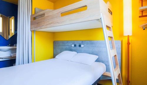 Standard Room with 1 Double and 1 Bunk Bed
