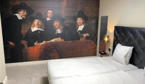 Budget Twin Room - no natural daylight