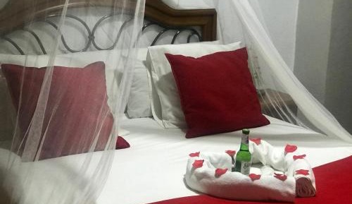 Deluxe Double Room (2 Adults + 1 Child)