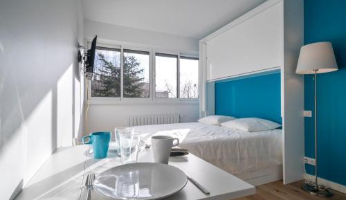 Apartment with Garden View