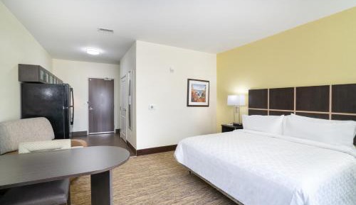 King Studio Suite with Mobility Accessible Tub - Non-Smoking