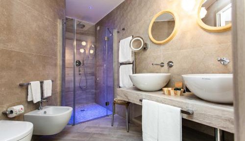 Deluxe Double or Twin Room with Balcony