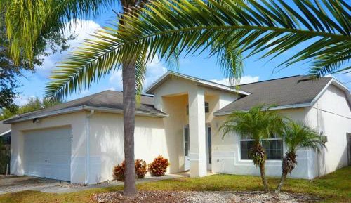 Three-Bedroom Holiday Home 