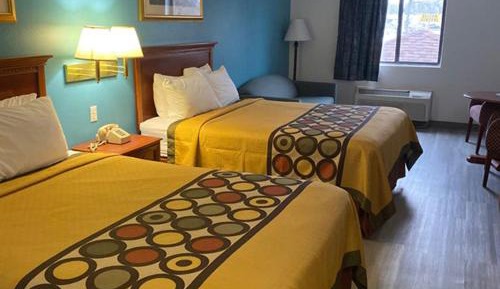 Queen Room with Two Queen Beds with Sofa Bed - Non-Smoking