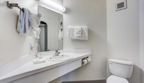 Queen Room - Non-Smoking