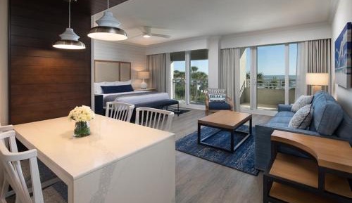 King Studio with Sofa Bed and Gulf View