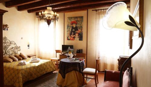 Superior Deluxe Double or Twin Room 