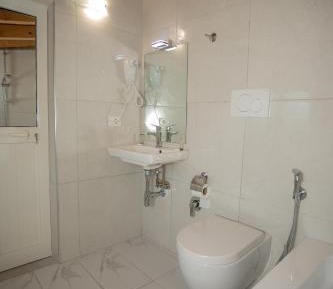 Double or Twin Room with Lake View