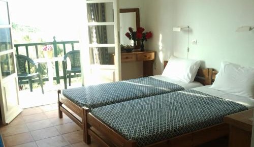 Studio (3 Adults)