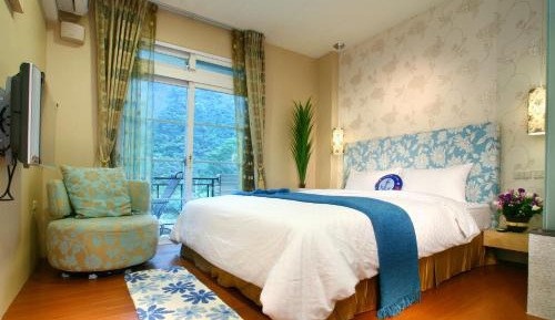 Queen Room with Balcony