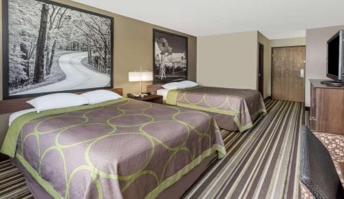 Queen Room with Two Queen Beds - Non-Smoking