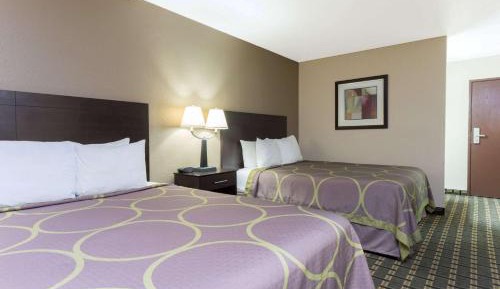 Queen Room with Two Queen Beds - Non-Smoking