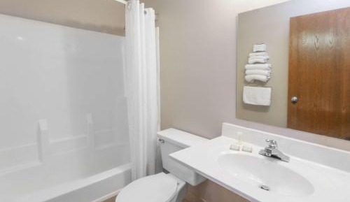Deluxe Queen Room with Two Queen Beds - Non-Smoking