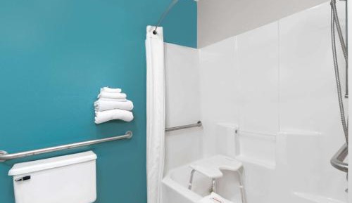Queen Room with Two Queen Beds - Mobility Access/Non-Smoking