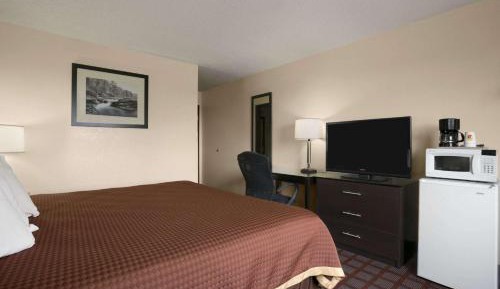 Queen Room - Mobility Access/Non-Smoking