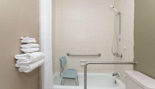 King Room - Mobility Access/Non-Smoking