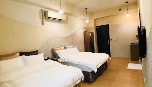 Standard Twin Room with Mountain View